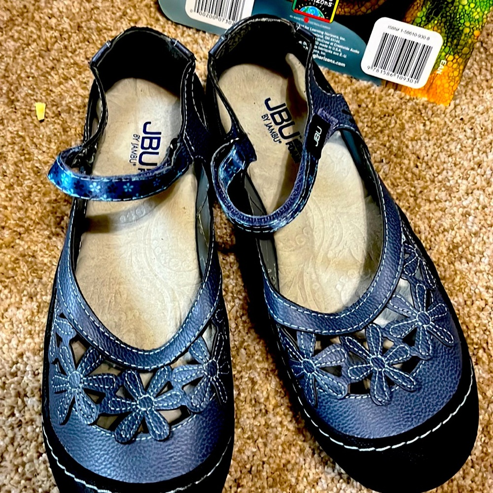 COPY - Womens JBU shoes size 9.5